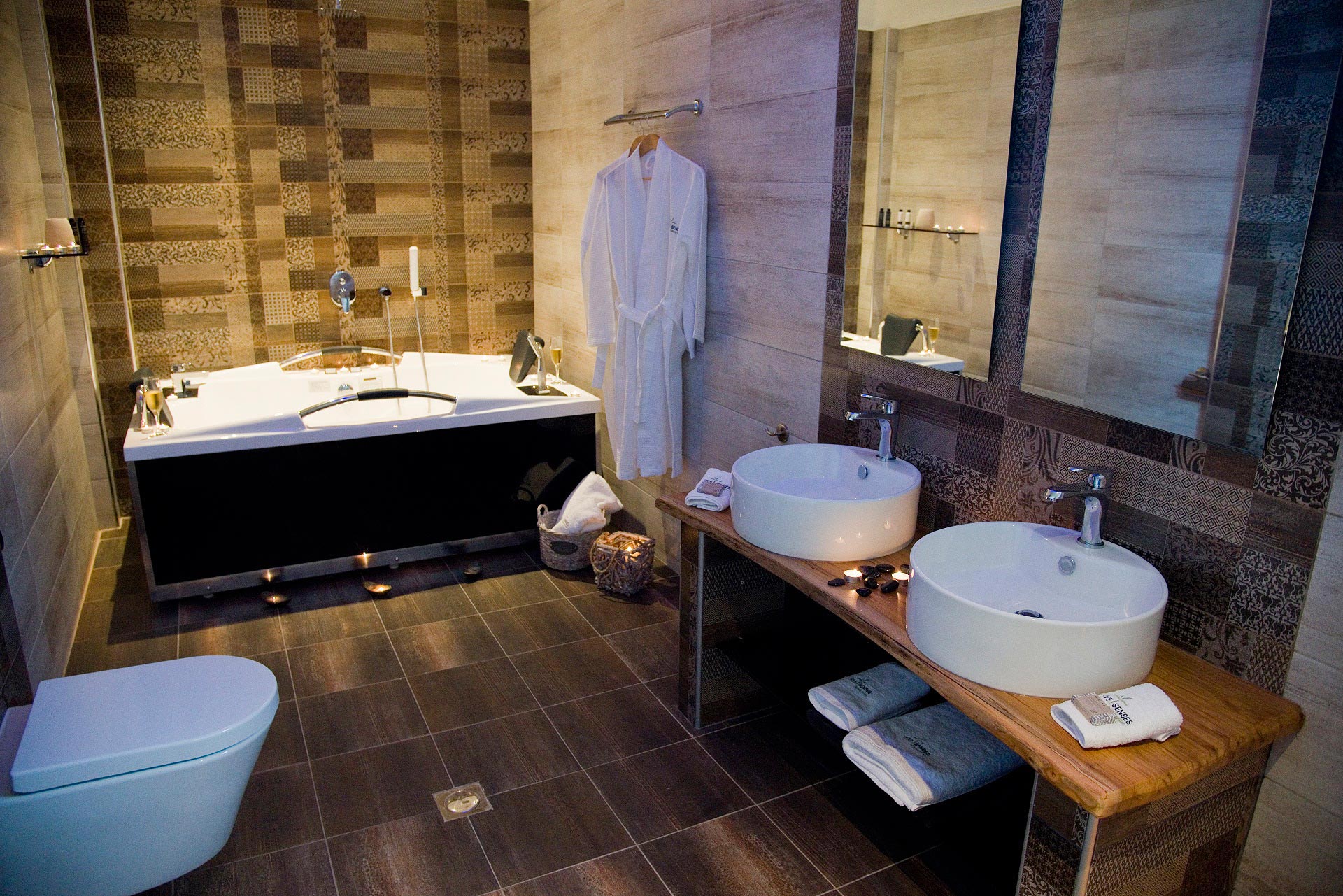 Tiara Holidays - Five Sense Luxury Villas - Orasi - bathroom